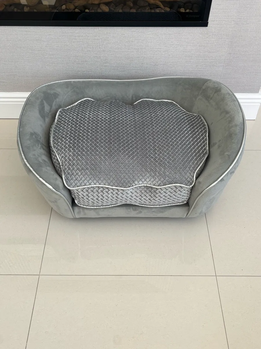 Brand new dog bed - Image 1