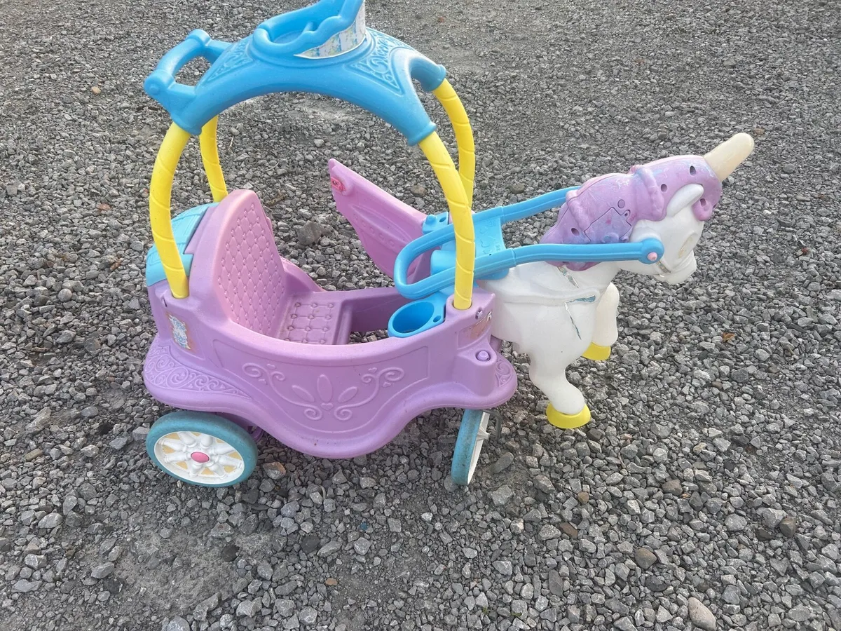 Little Tikes Princess Horse and Carriage - Image 1