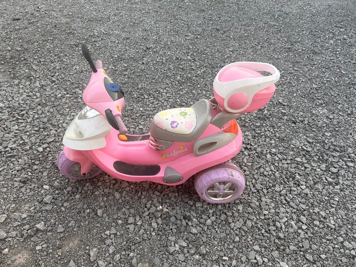 Kids electric ride on scooter - Image 4