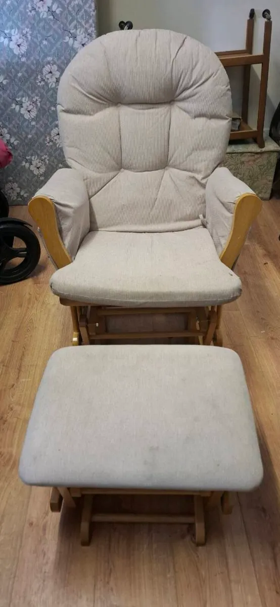Babylo Milan Glider Chair & Matching Rocking Foots