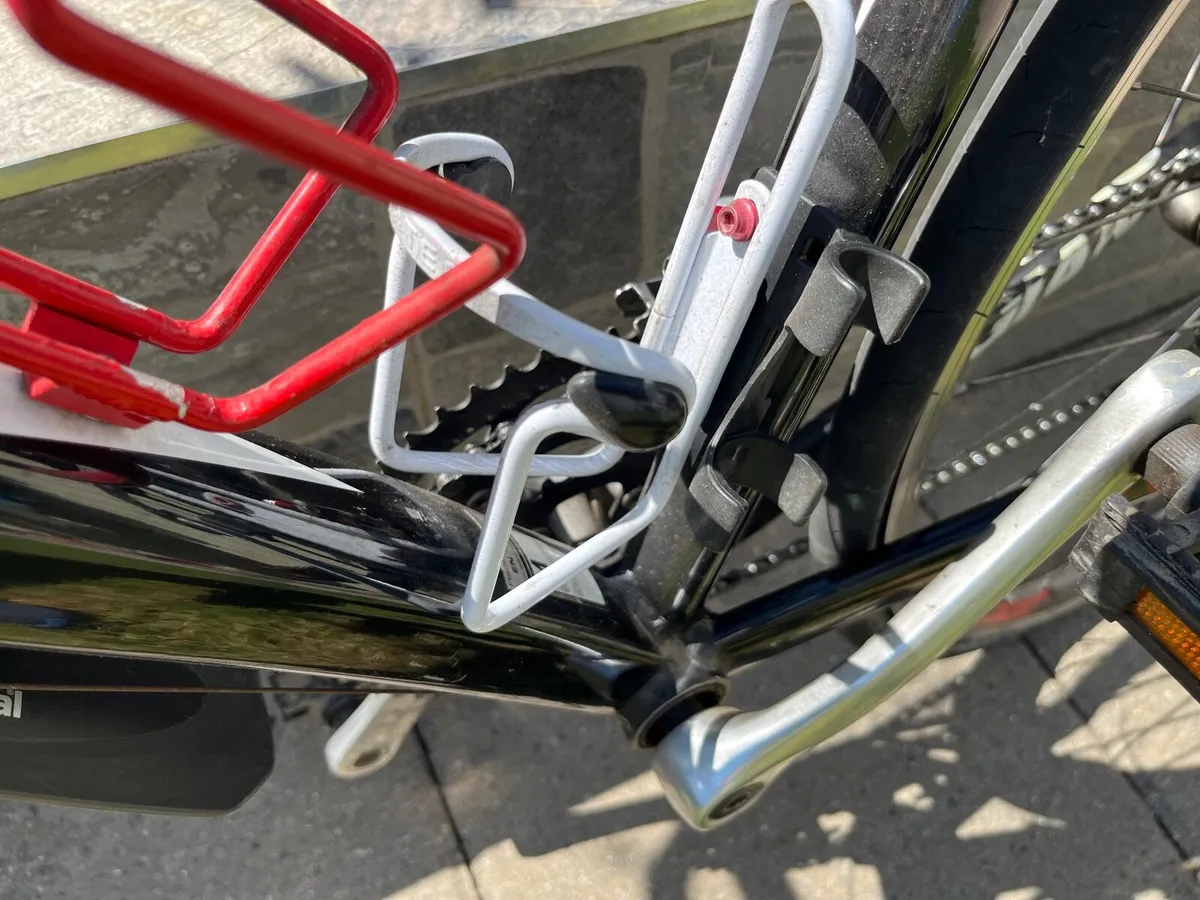 Giant Hybrid Bike - Sold as is - Image 2