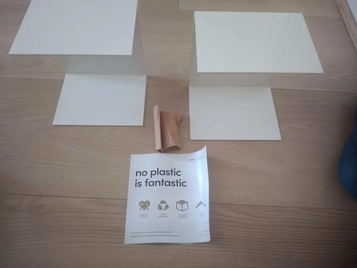 2 invisible white shelves and 1 Wall-mounted drop- - Image 2