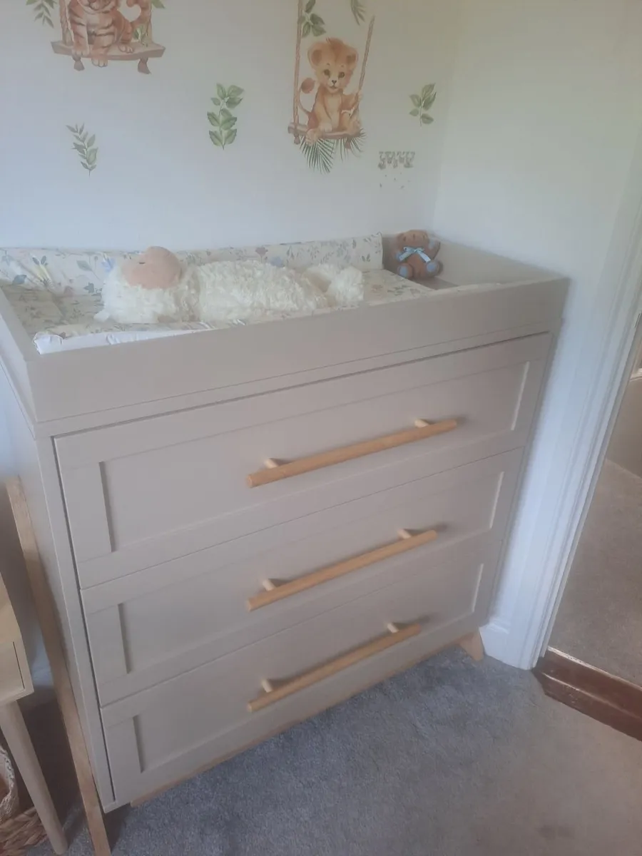 Baby cot changing unit - Image 3