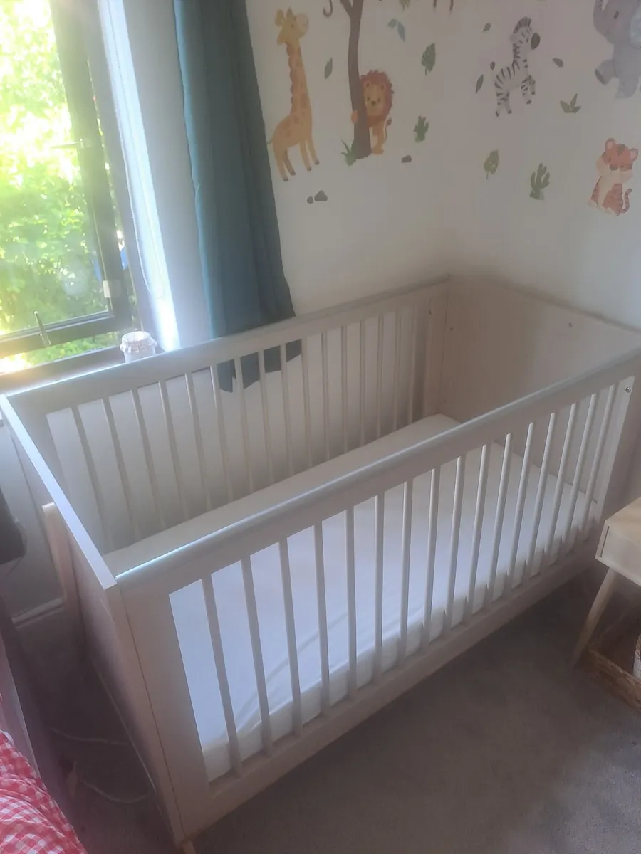 Baby cot changing unit - Image 4