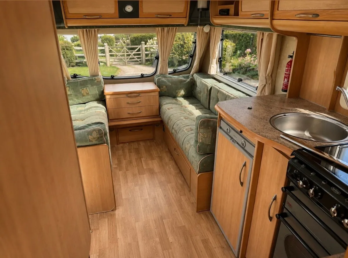 4 Berth caravan for sale - Image 4
