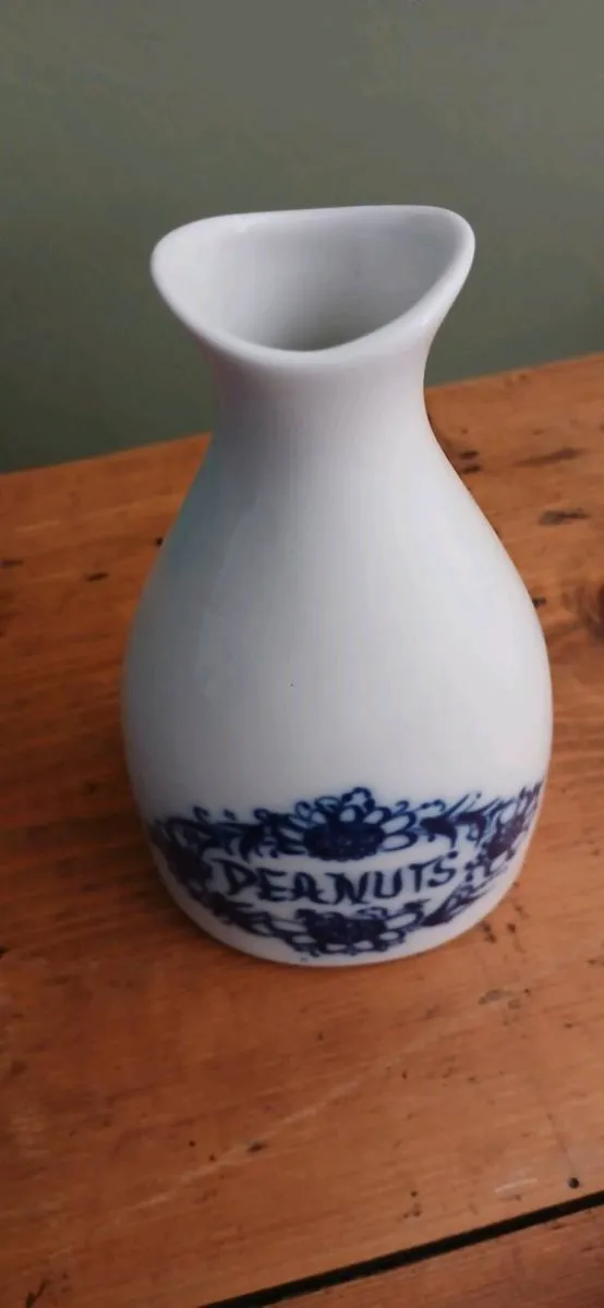 Mid-century Porsgrund Porcelain Peanut Shaker Vase - Image 3