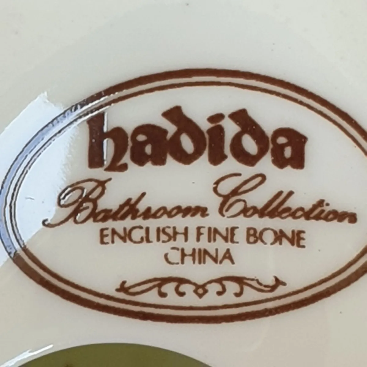 Hadida floral soap dish and towel rail bone china - Image 3