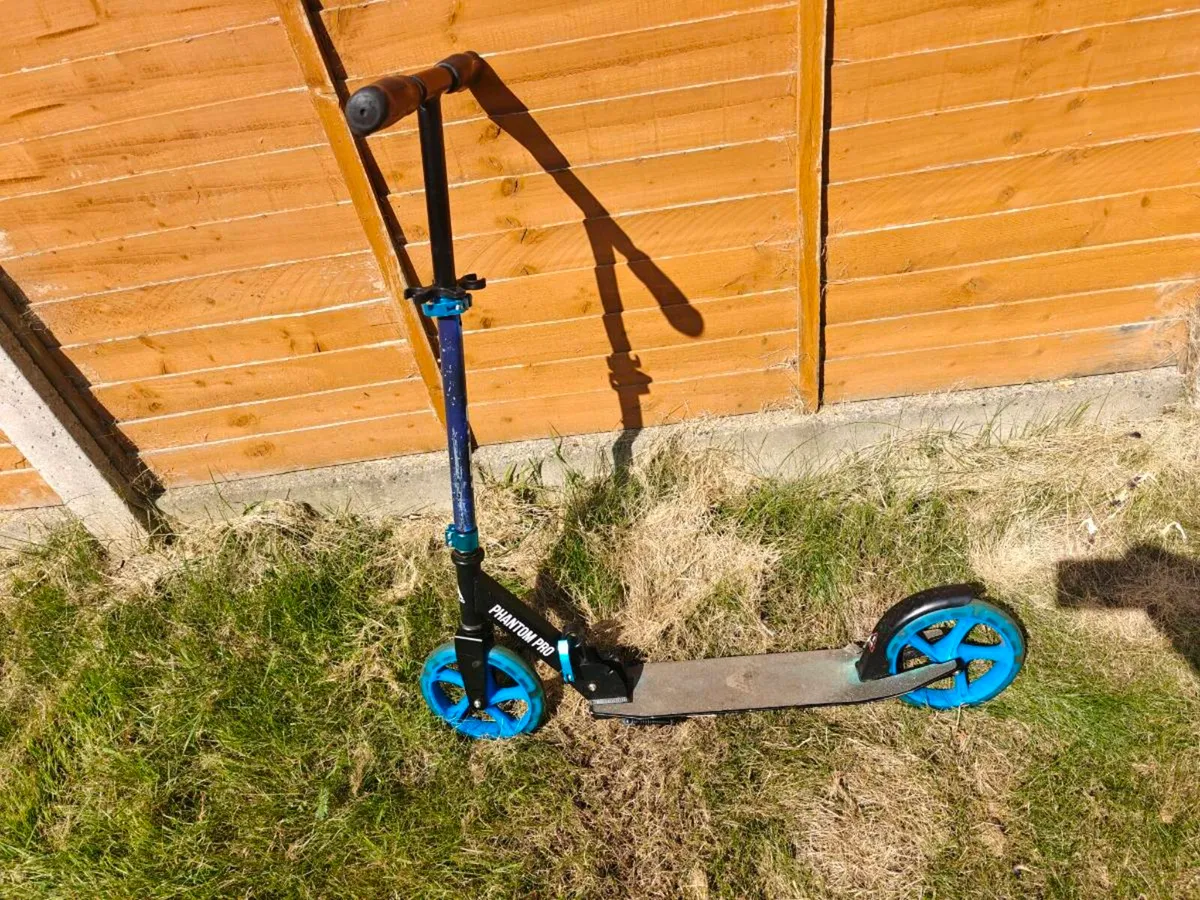 Kids scooter - Image 1