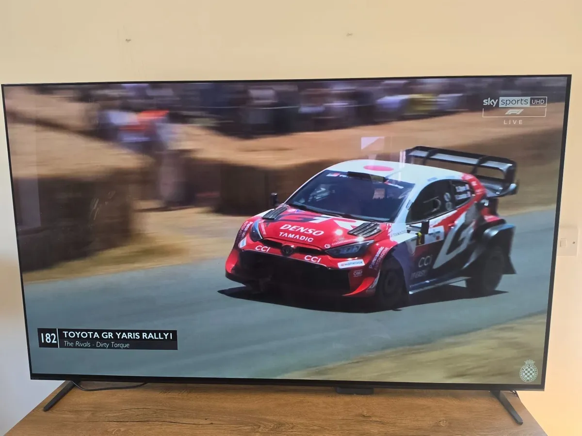Sony Tv Bravia 8 oled - Image 2