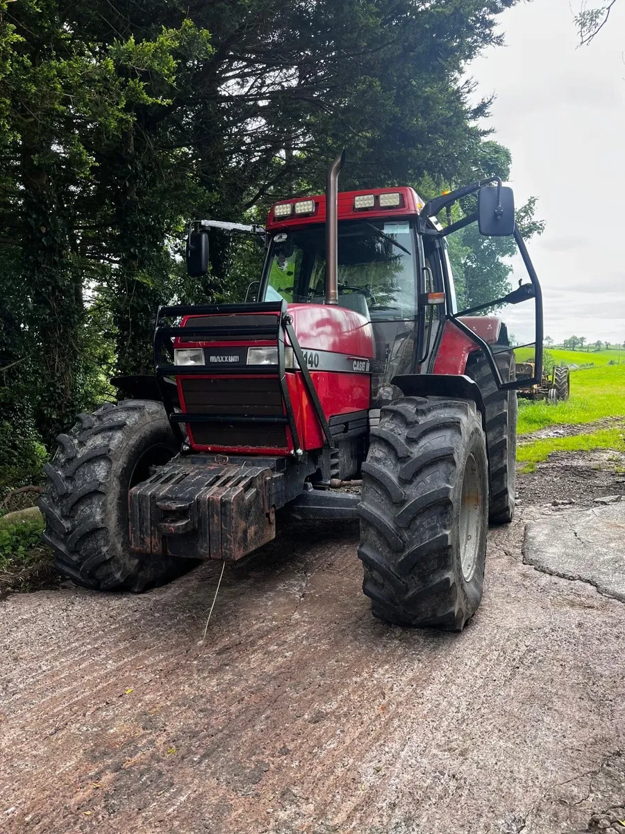 Case 5140 tractor - Image 1