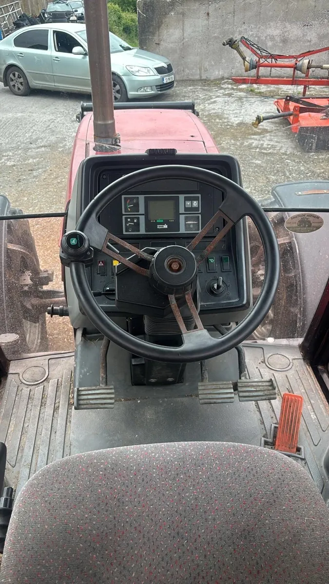 Case 5140 tractor - Image 3
