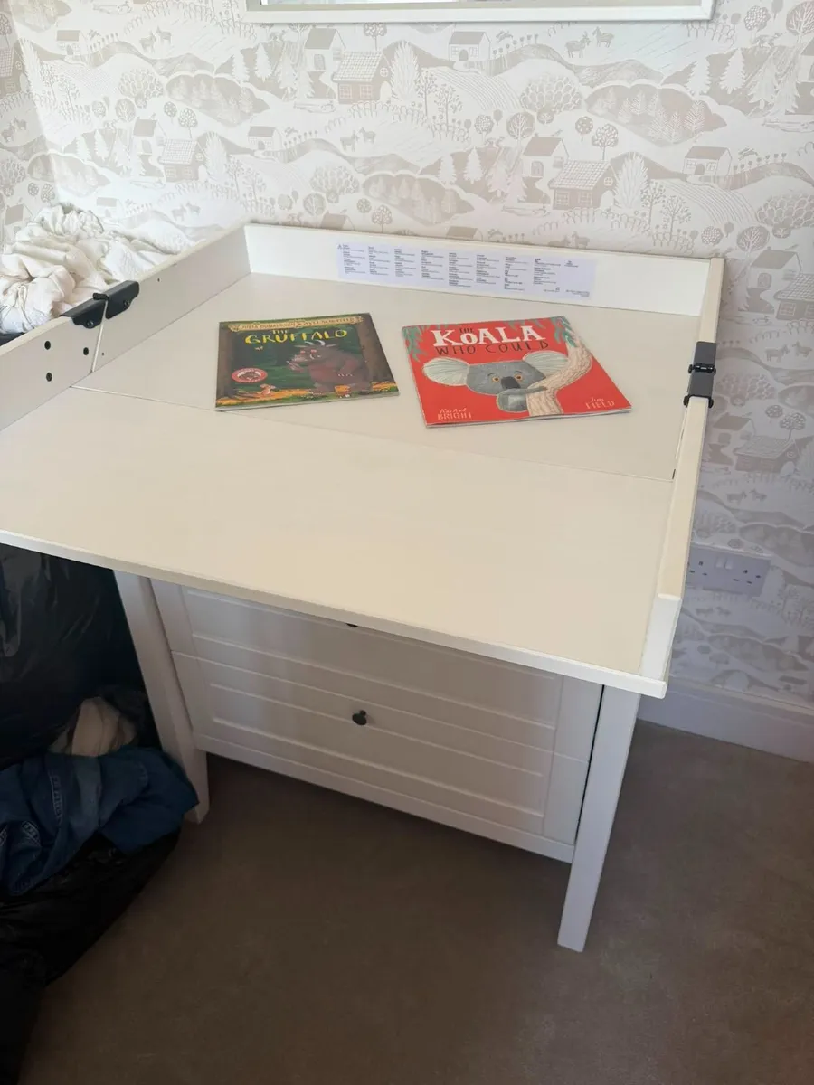 Baby changing unit,  nursing chair - Image 1