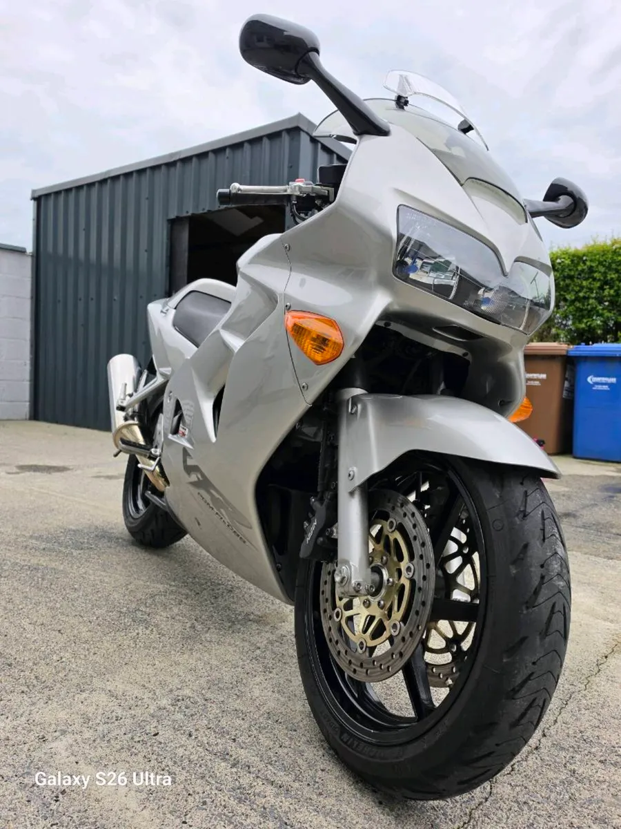Honda vfr 800 - Image 3