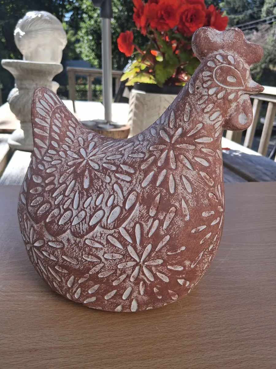 Concrete Garden Hen Statue - Image 4