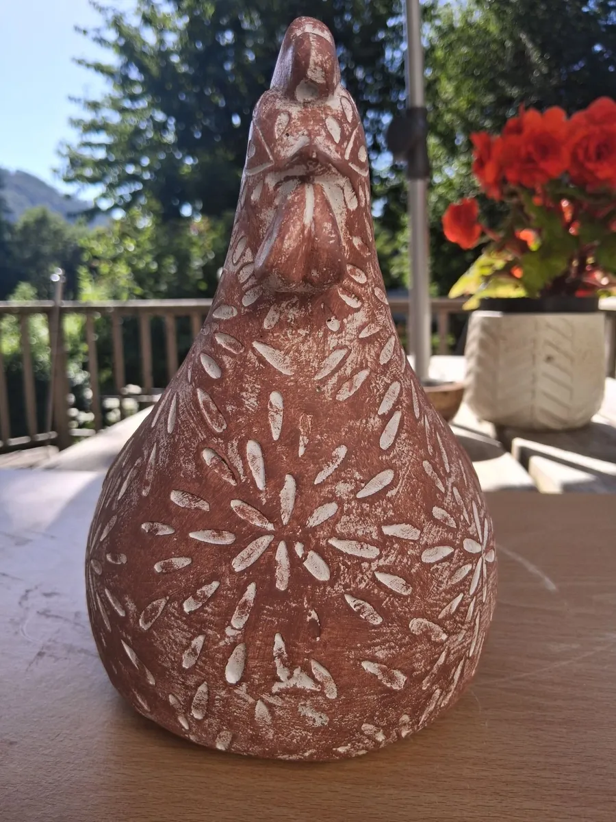 Concrete Garden Hen Statue - Image 2