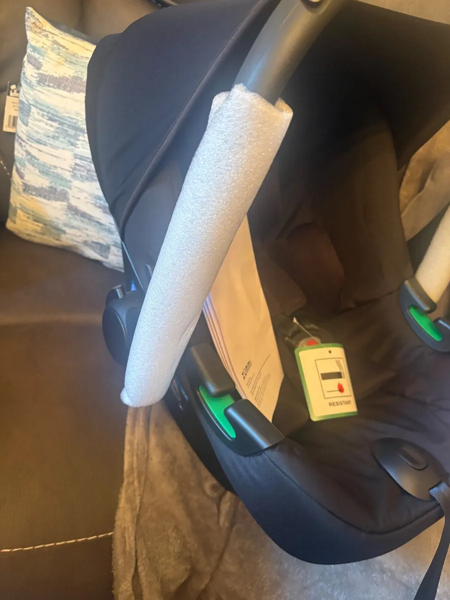 EnfaSafe i-Size R129 Belt-Fitted Car Seat Black - Image 4