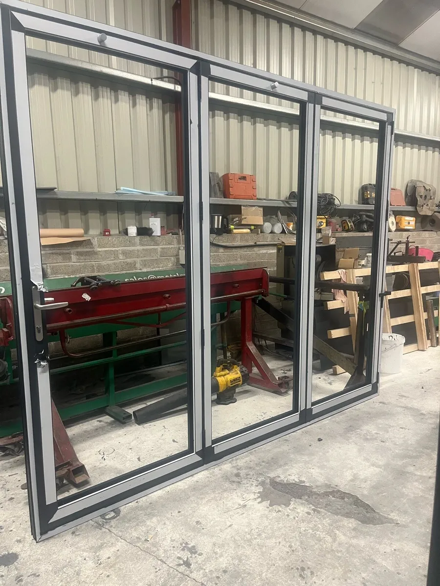 Aluminium bifold door **brand new**