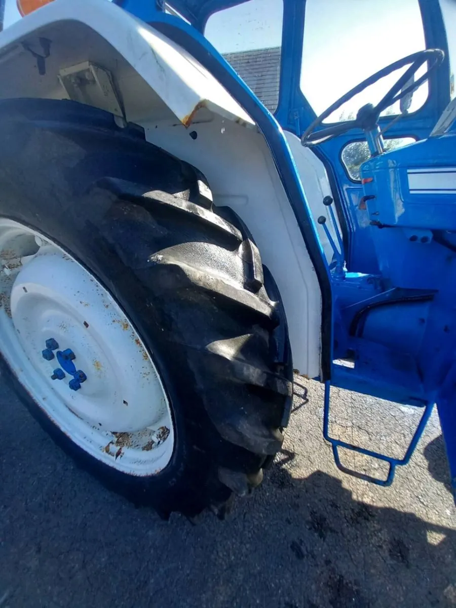 Ford 4000 tyers and rims - Image 2