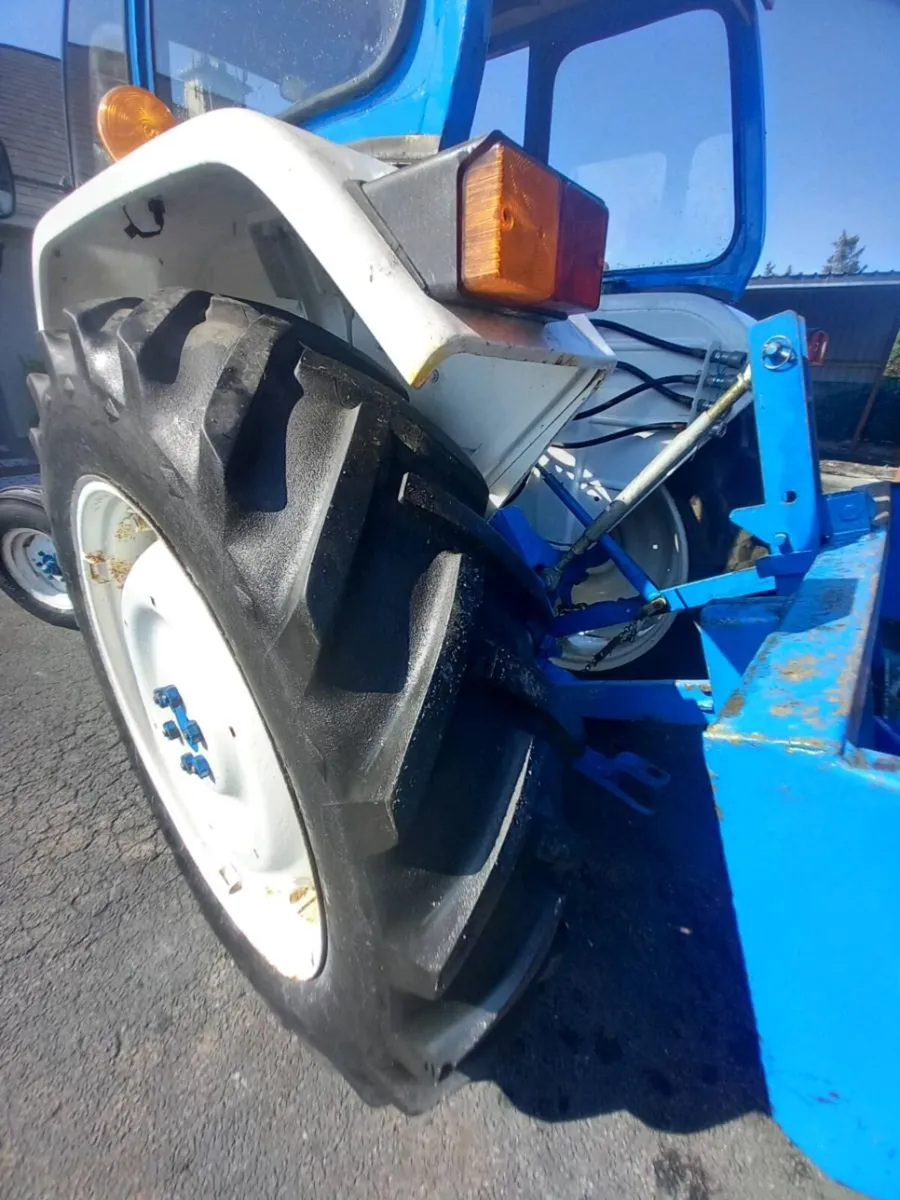 Ford 4000 tyers and rims - Image 4
