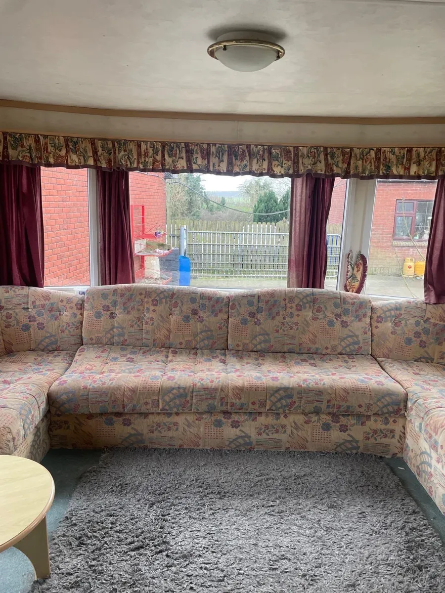Mobile Home / Caravan - Image 1