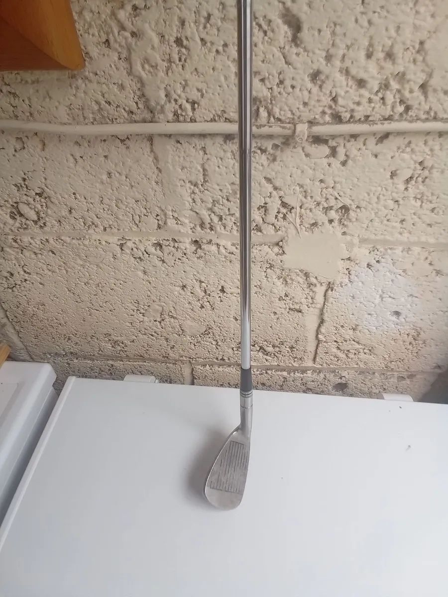 Golf club for sale - Image 1