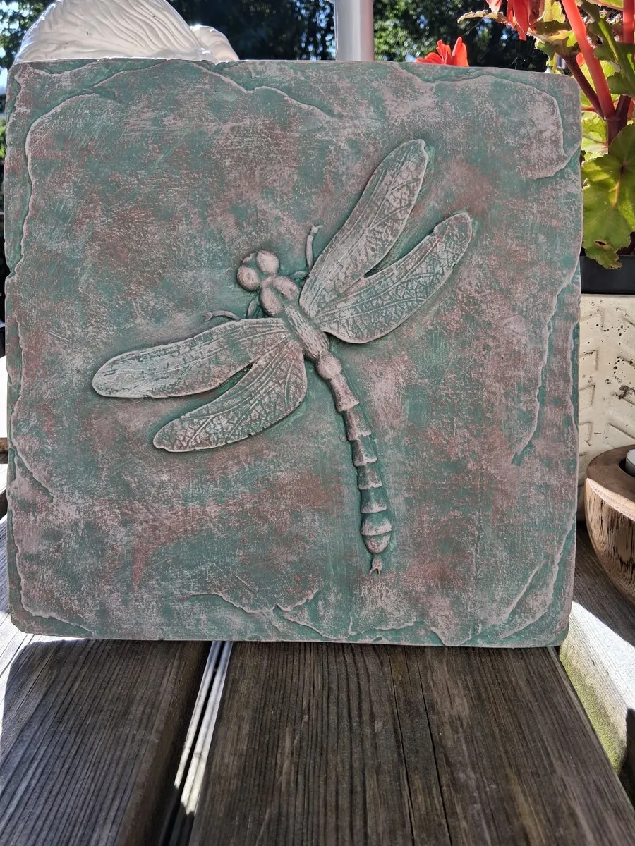 Concrete Dragonfly Plaque Statue - Image 4