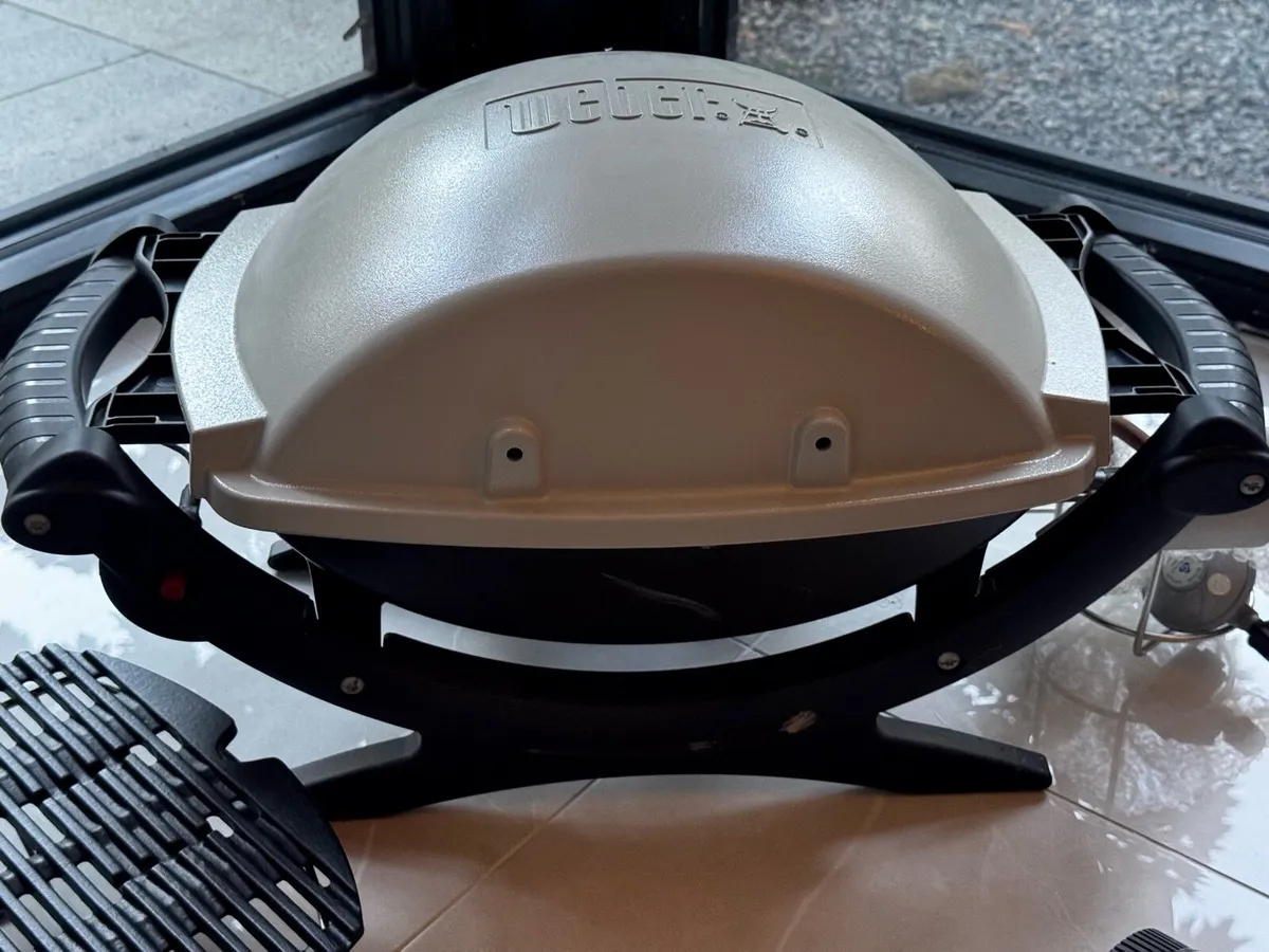 WEBER GAS BABYQ PORTABLE BARBEQUE AND TROLLEY - Image 2