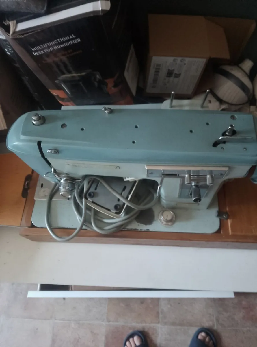 Brother sewing machine - Image 2