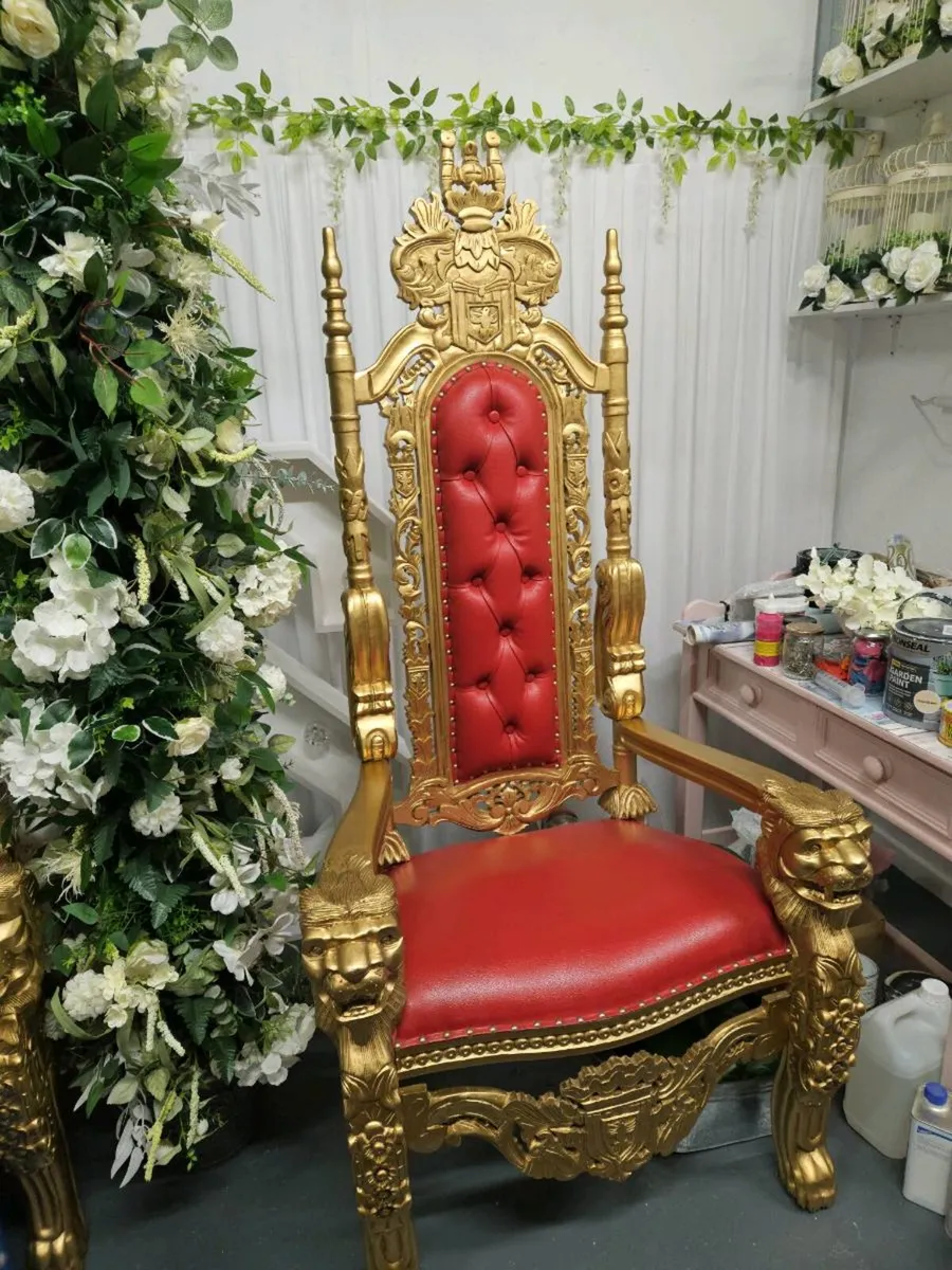 Extra large Throne chairs & runner - Image 2