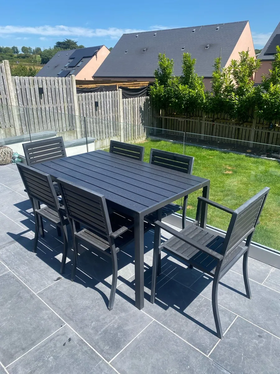 Garden Table and chairs set - Image 1