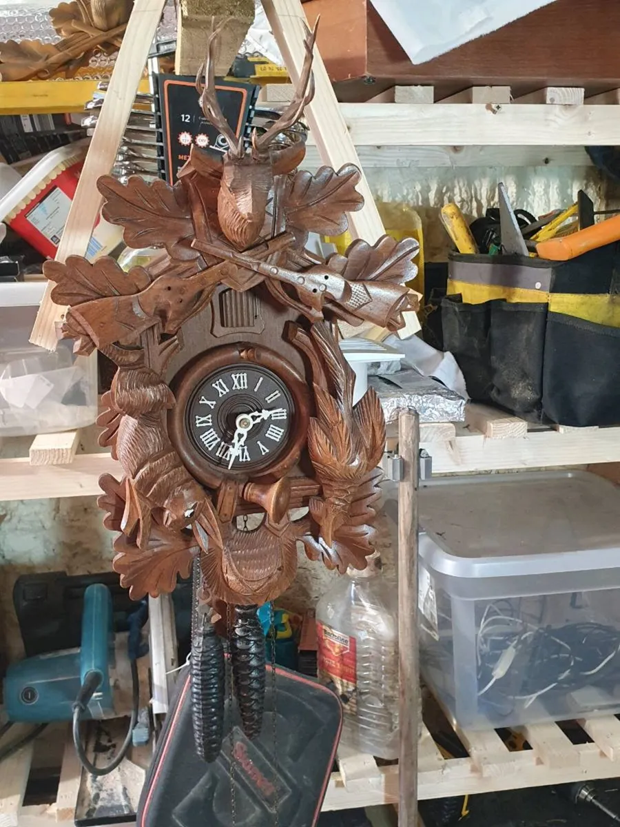 Hand carved cuckoo clock - Image 1