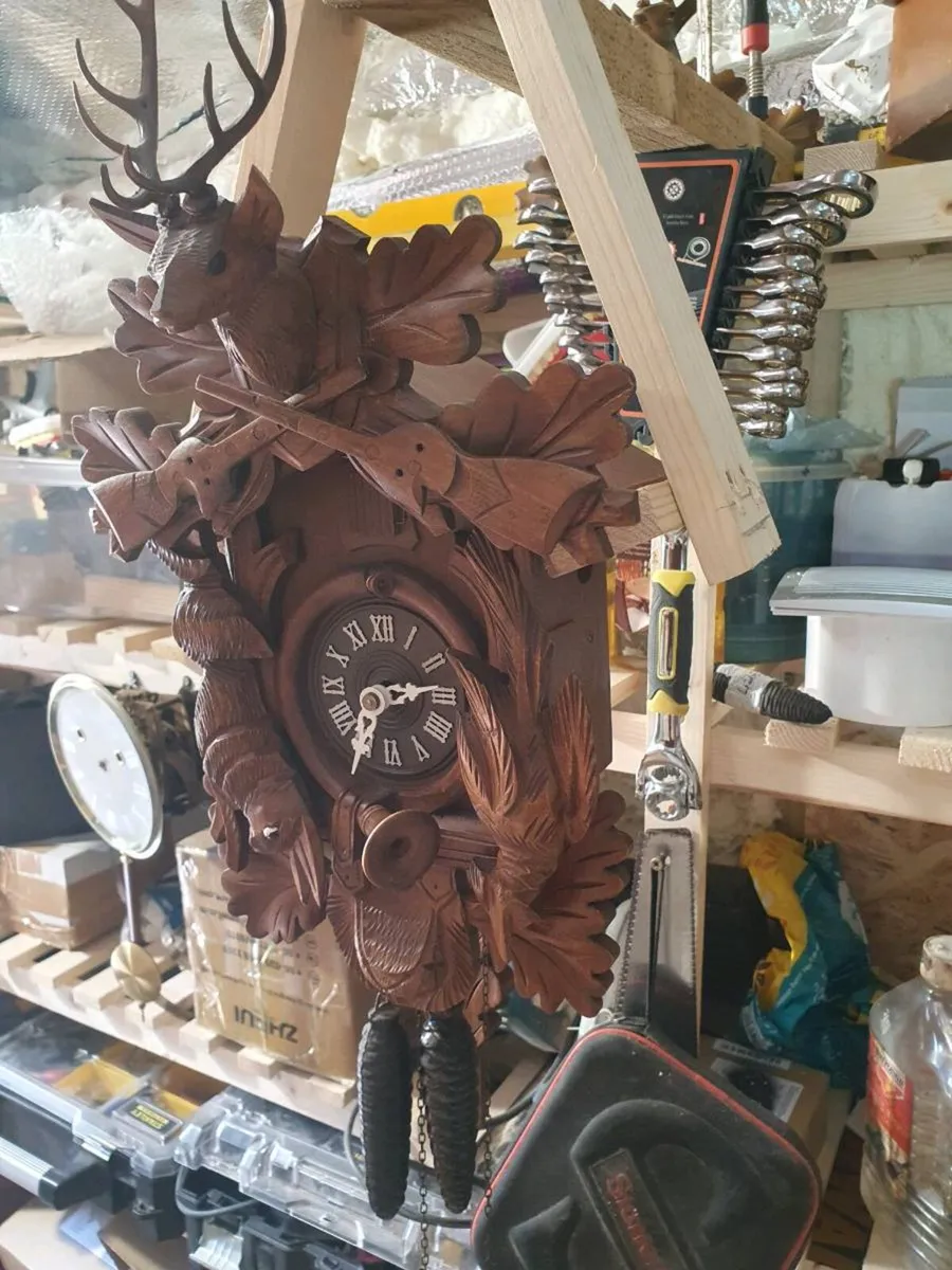 Hand carved cuckoo clock - Image 3