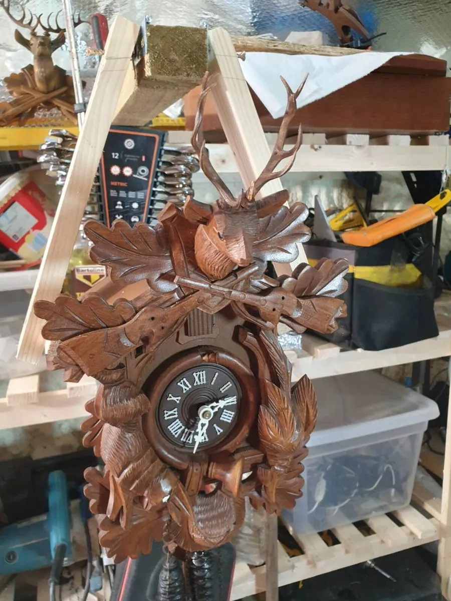 Hand carved cuckoo clock - Image 2
