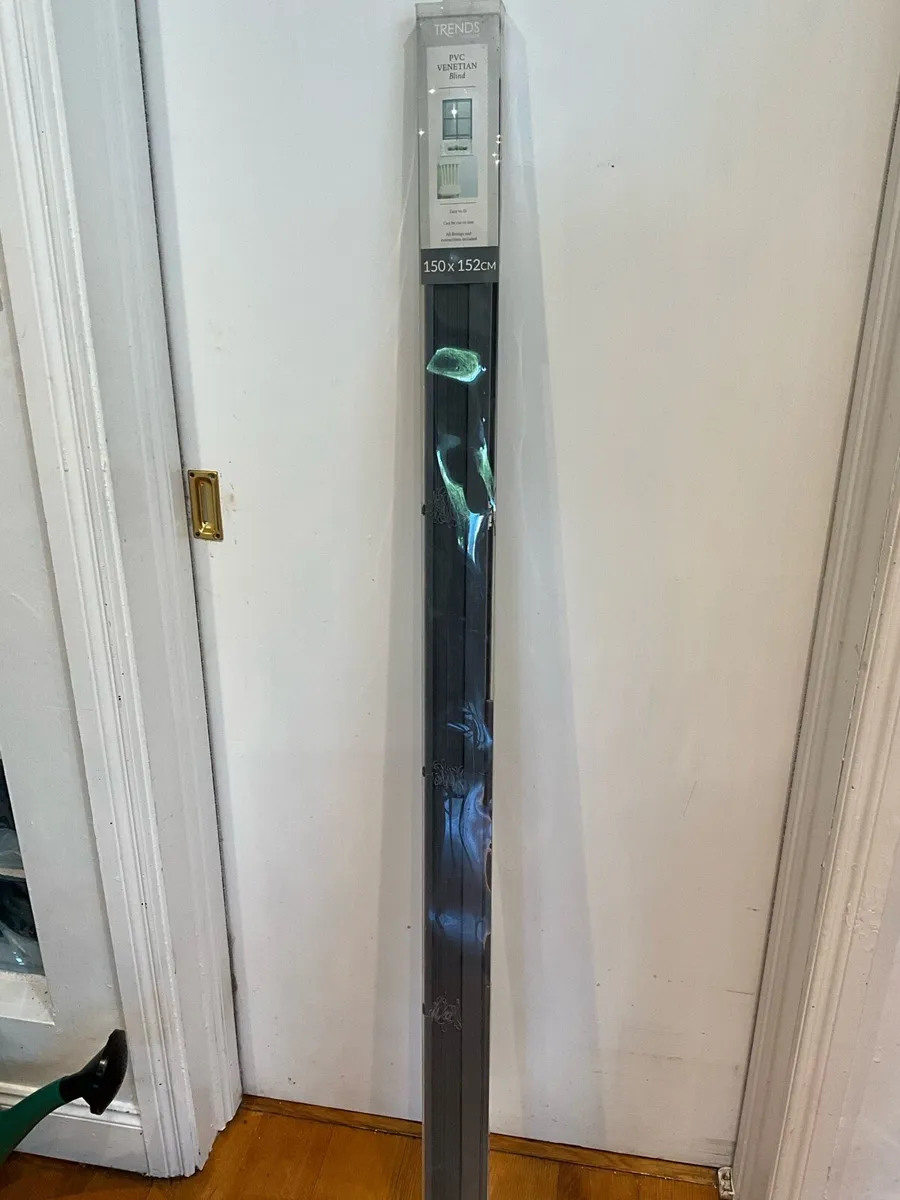 PVC Venetian Blind. 150cm x 152cm. New - Image 4