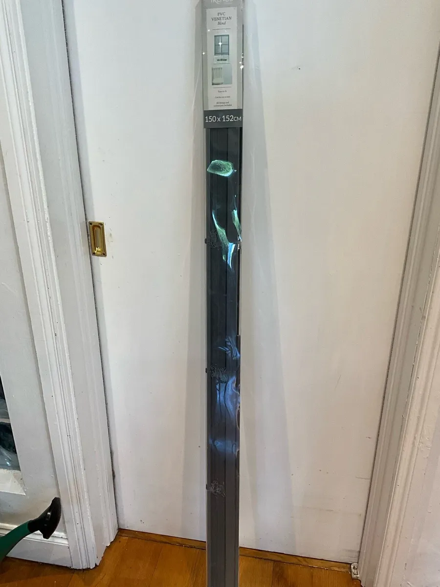 PVC Venetian Blind. 150cm x 152cm. New - Image 3