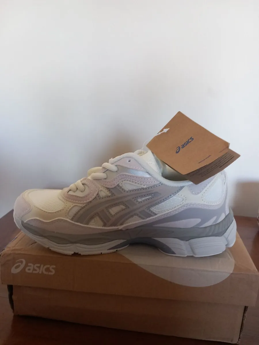 Ladies Trainers UK 4.5 - Image 1