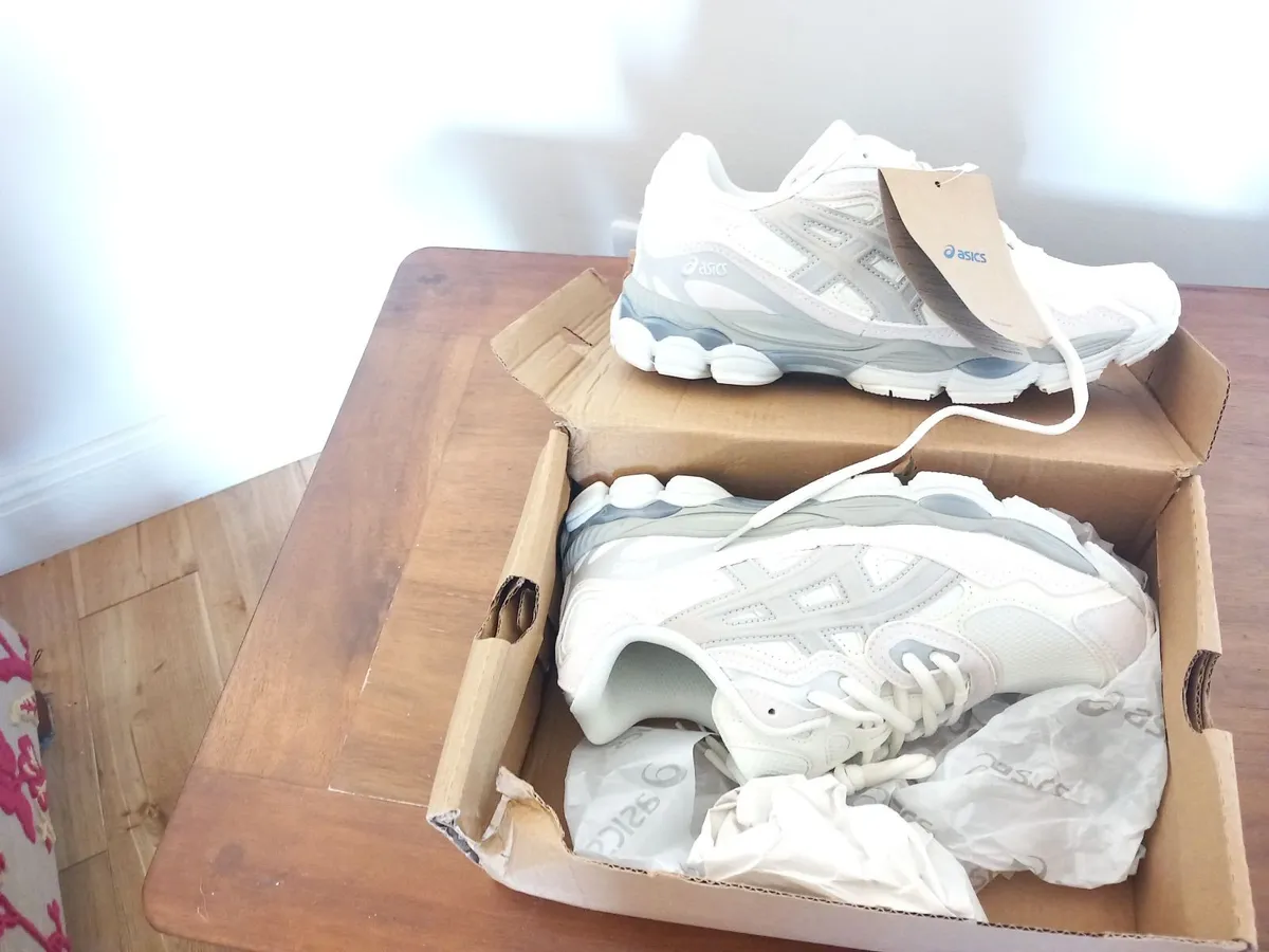 Ladies Trainers UK 4.5 - Image 3