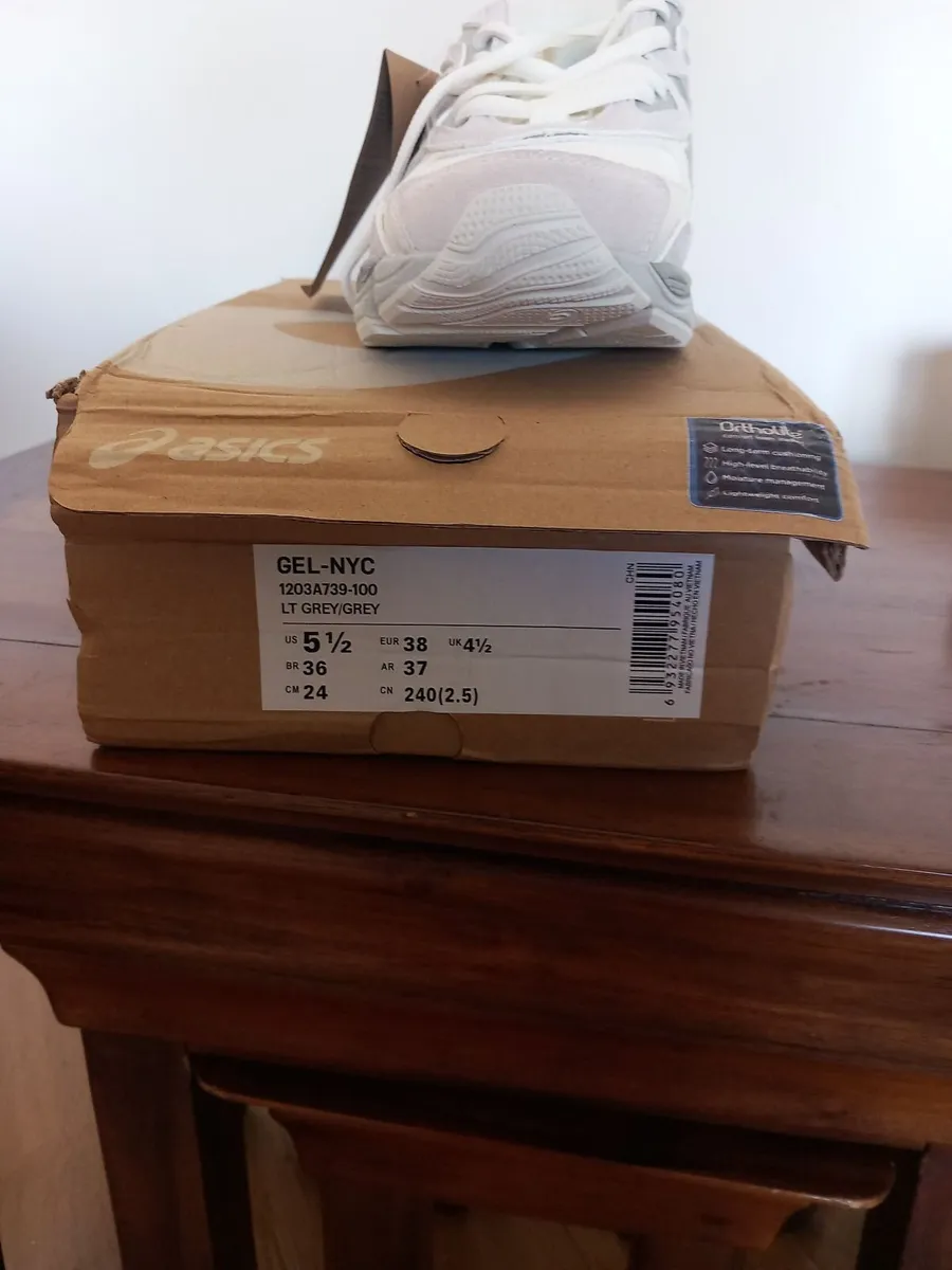Ladies Trainers UK 4.5 - Image 2