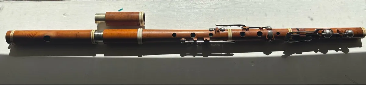 Antique Boxwood & Ivory 8-key Flute - Image 2