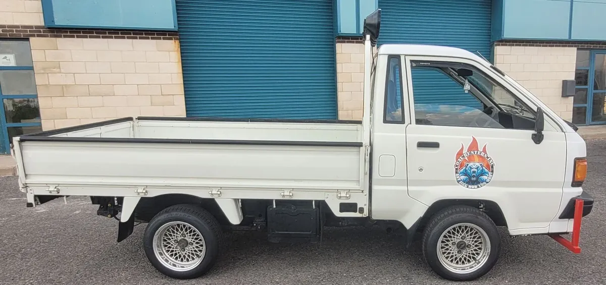 Toyota LiteAce - 1992 KM51 - Image 2