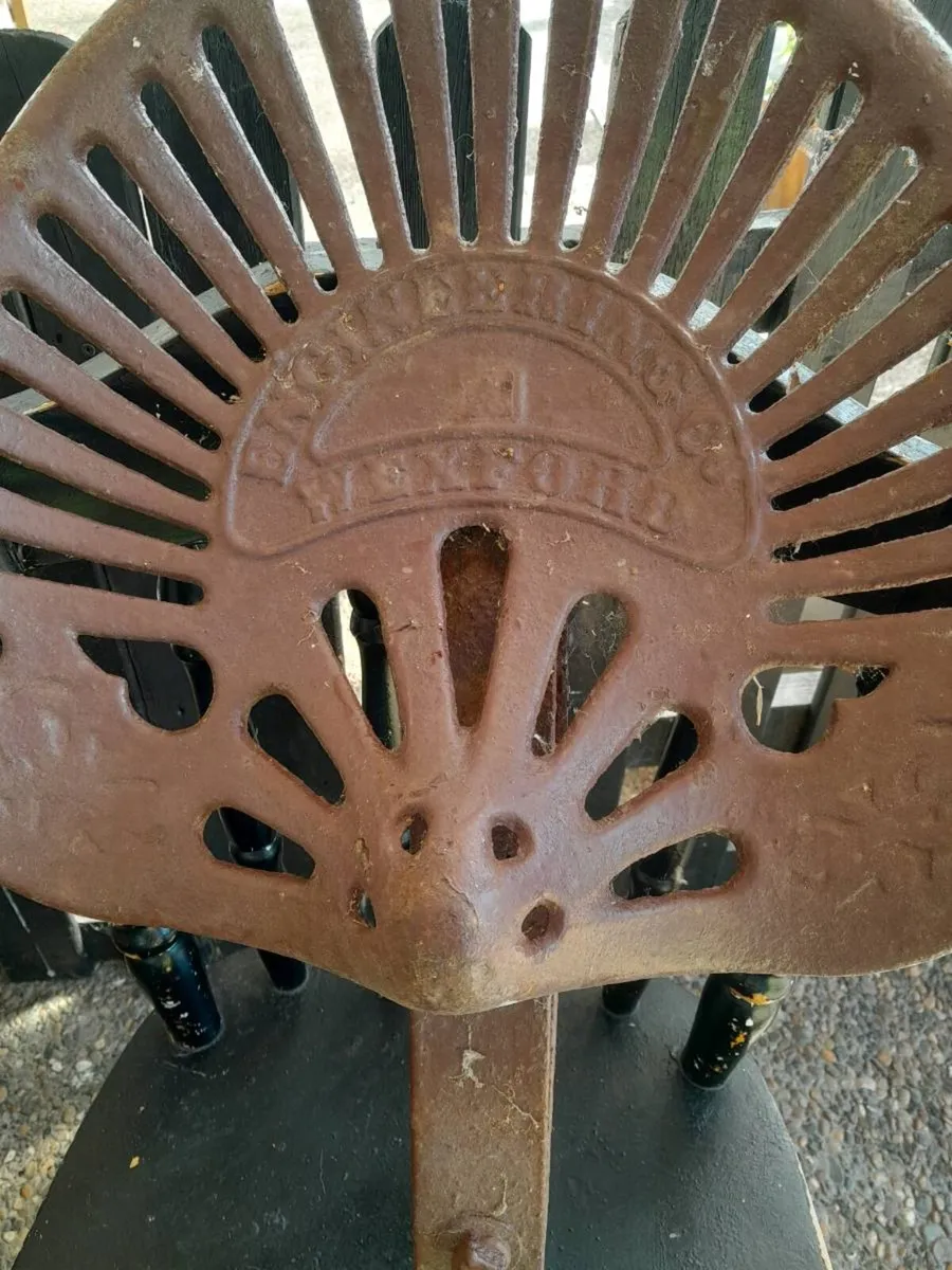 Old seat - Image 1