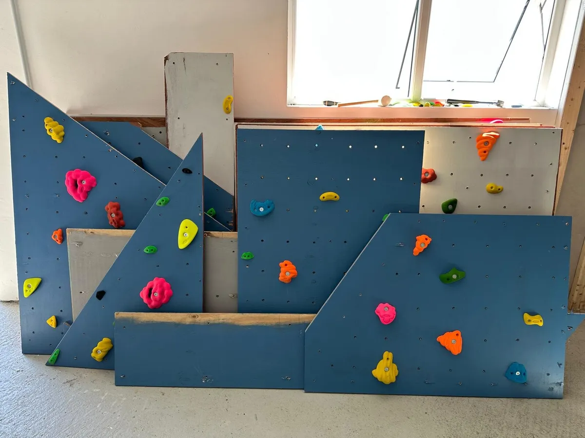 Home climbing wall and matting - Image 4