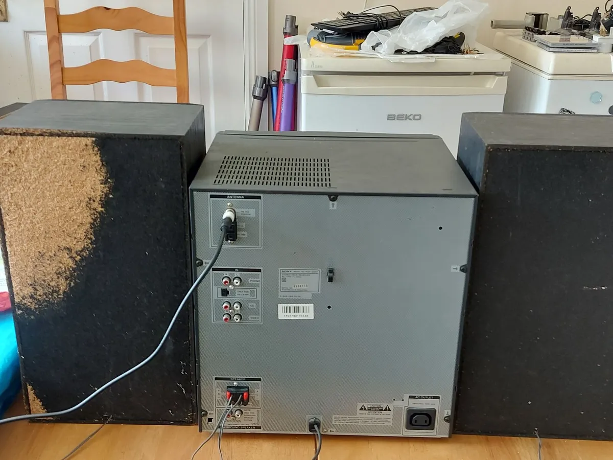 Sony Stereo HIFI Receiver Model No HST-D307 - Image 2