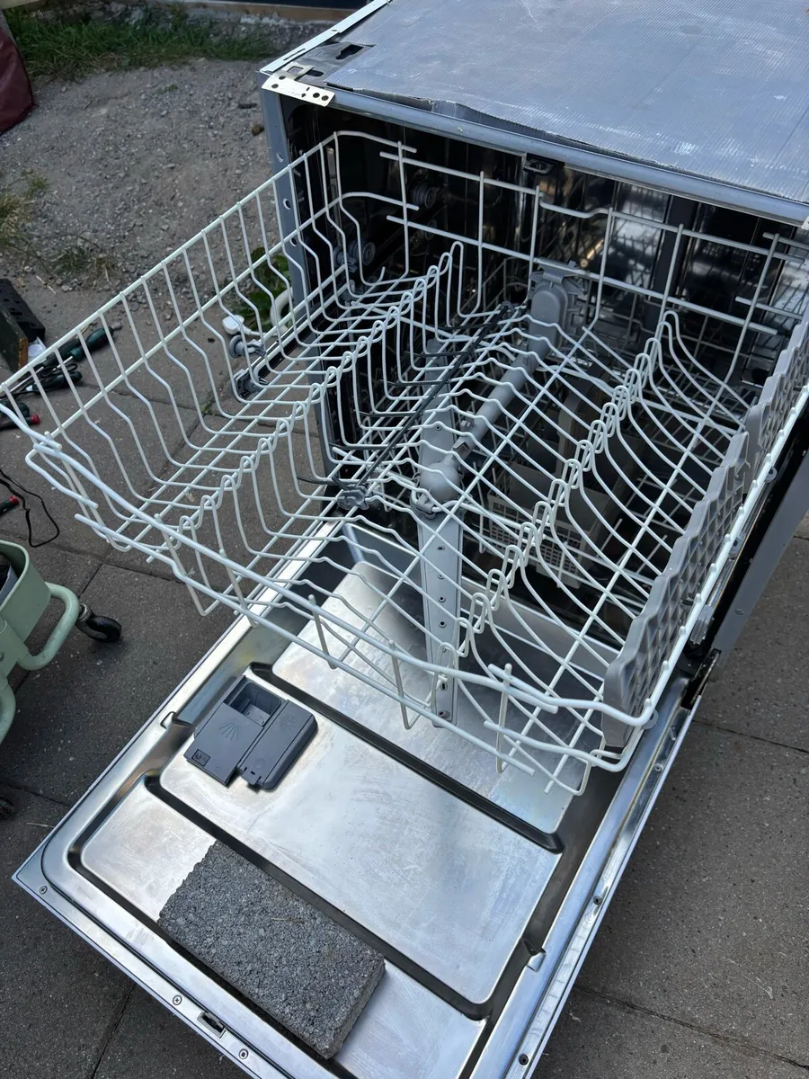 Dishwasher - Image 4