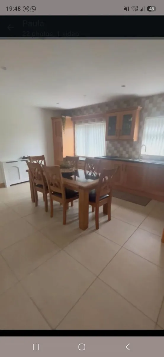 Solid oak kitchen table and 6 chairs - Image 3