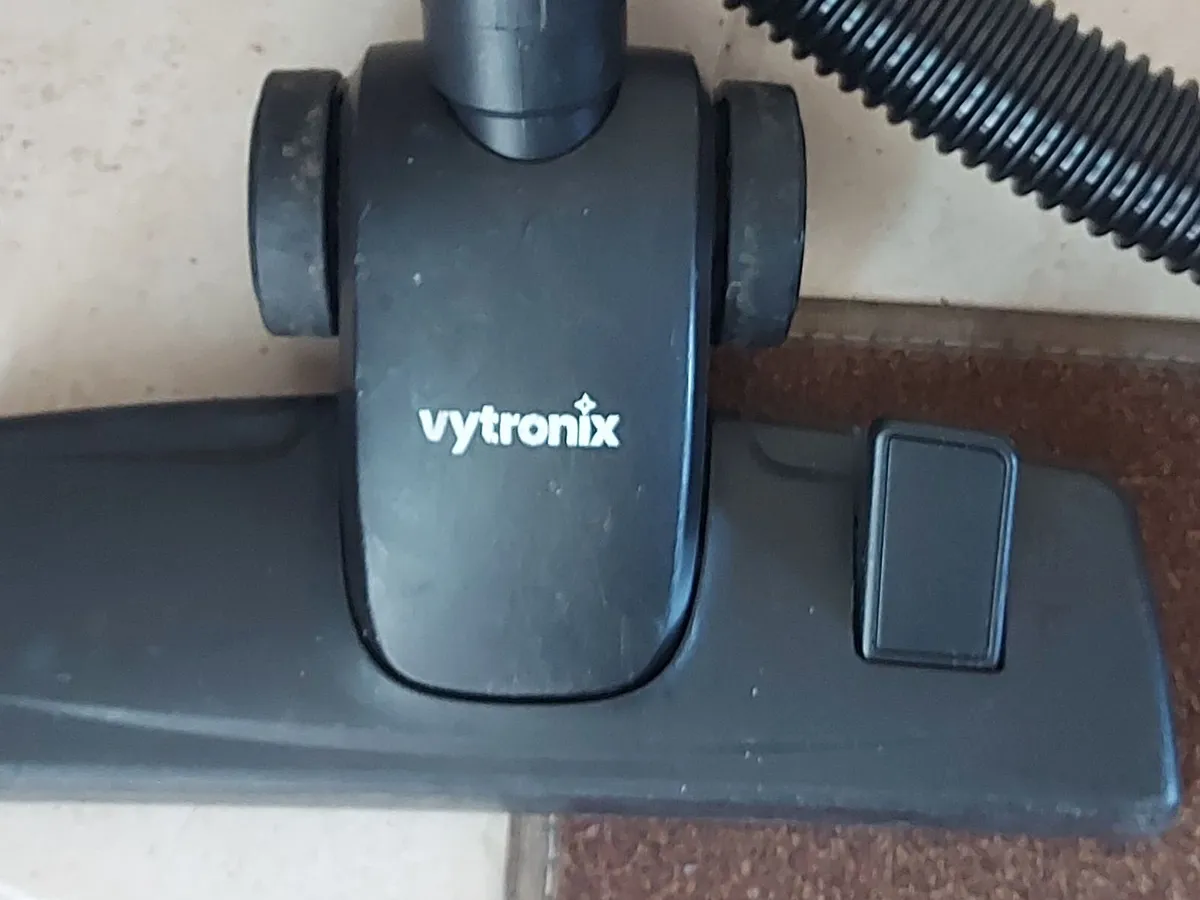 VYTRONIX Cyclonic Vacuum Cleaner, Model PET01 - Image 3