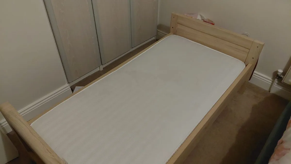 2 cot beds and 1 chest of drawers - Image 2