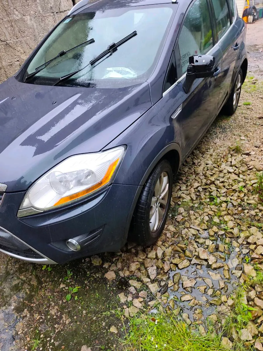 Ford Kuga 2011 2.0 - Image 2