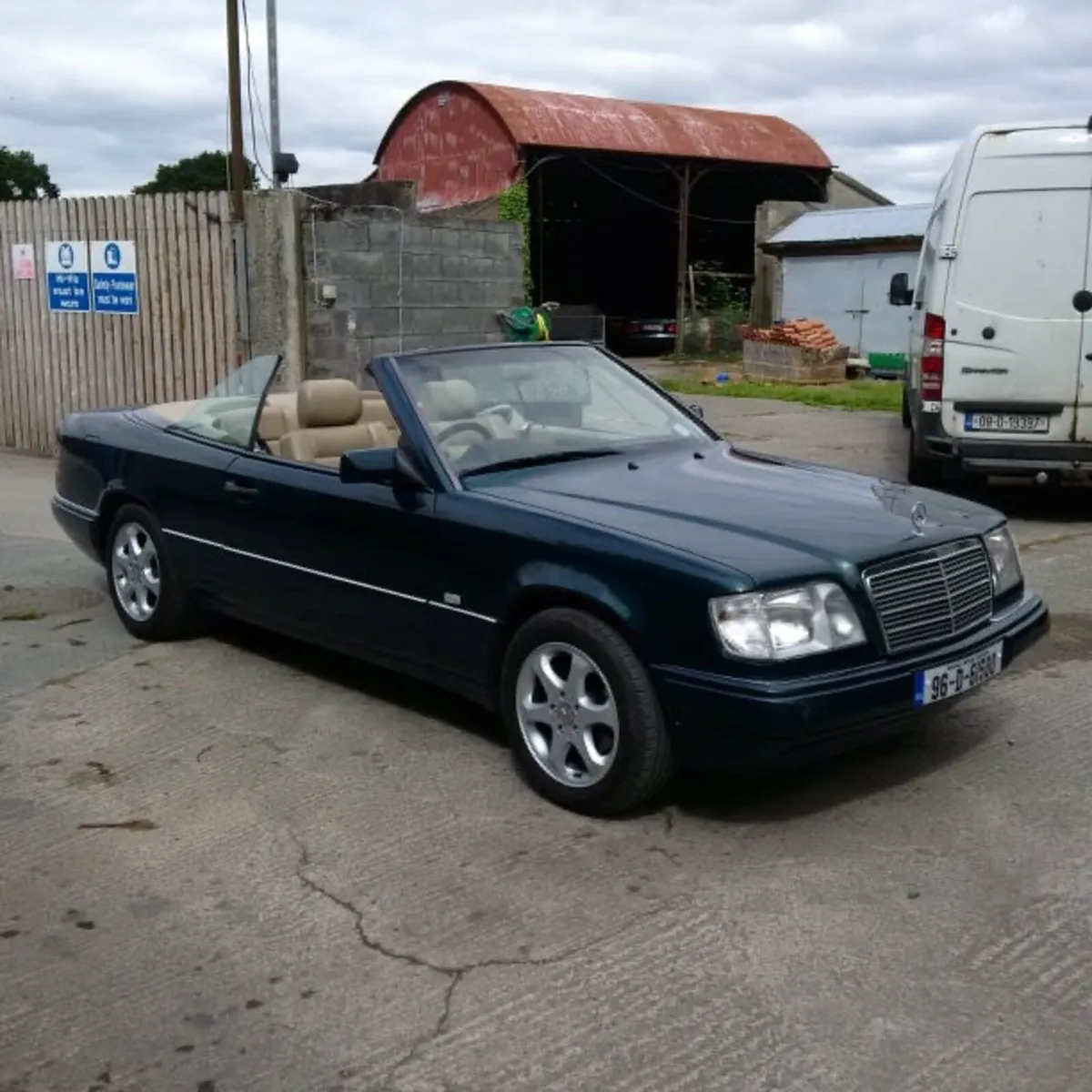 Mercedes-Benz E220 Cabriolet 1996 - Image 1