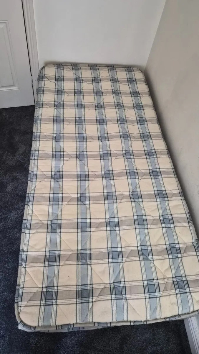 Bed and mattress - Image 1